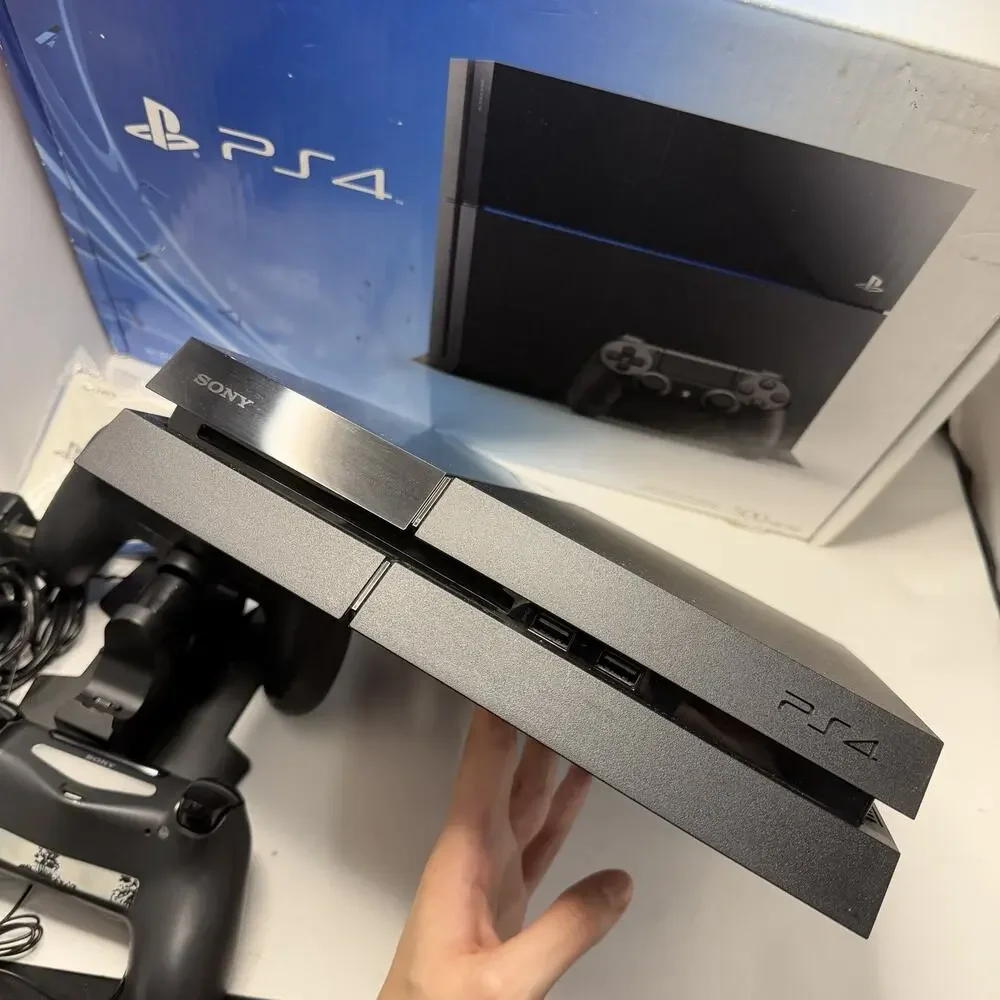 Sony PlayStation 4 PS4 500GB Controllers Games Charging Dock Box Complete Lot